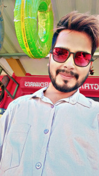 Vicky Shukla, 18, India