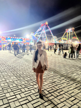 Reina, 22, Philippines