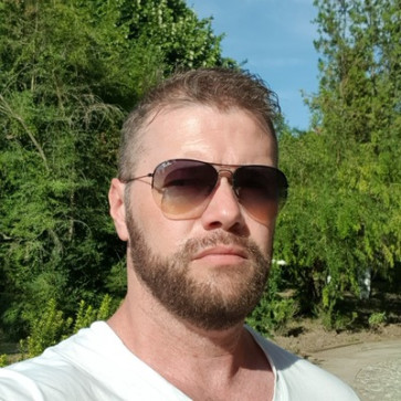 Davide, 38, Italy