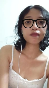 Apple, 24, Lao People's Democratic Republic