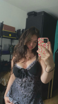 Juliee, 19, Canada