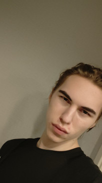 HungWhiteBoy, 18, Finland