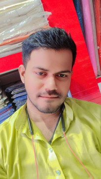 Derek, 22, India