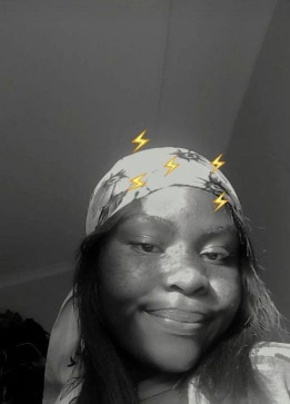 Nicole, 18, Namibia