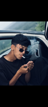 Shah Ilham, 20, India