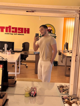 Alex, 23, Romania