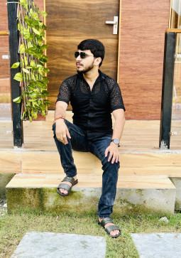 Akshy, 29, India