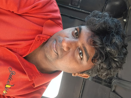 RJ ROE, 29, India