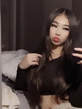 Vi, 21, United States