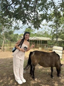 Kim, 20, Philippines