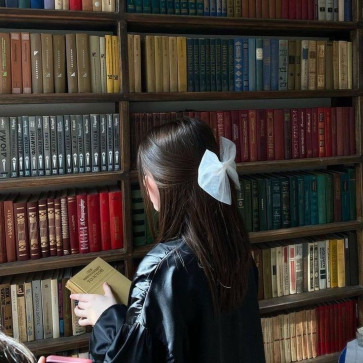 Mimi Bij, 18, Algeria