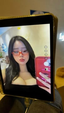 Viayaa, 19, Philippines