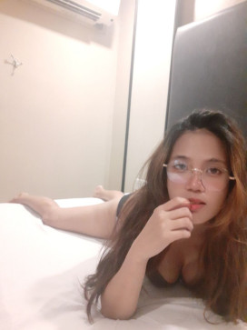 Chee, 25, Philippines