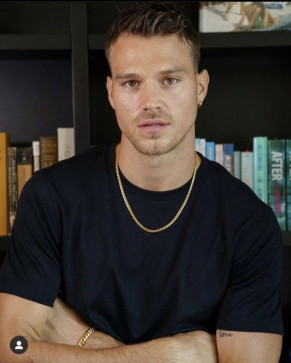 Hinze, 28, United States