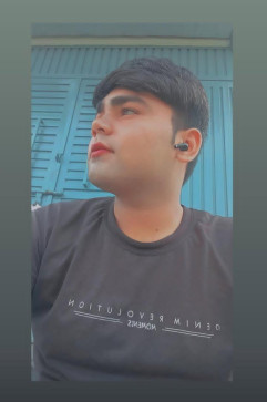 Vivek Thakur, 18, India