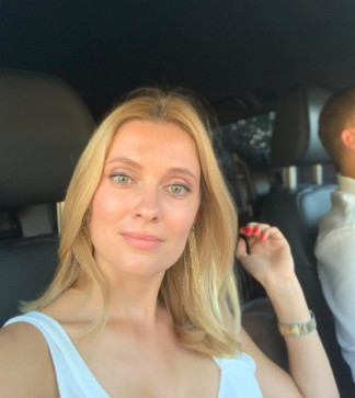 Emillie, 38, United States