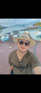 Ivaacuten Saacute, 24, Ecuador