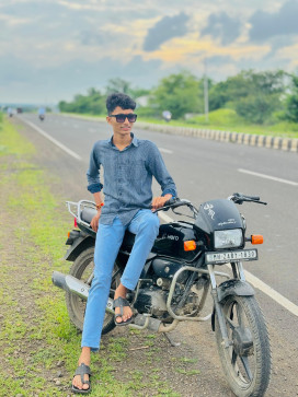 Aniket Bandagar, 21, India