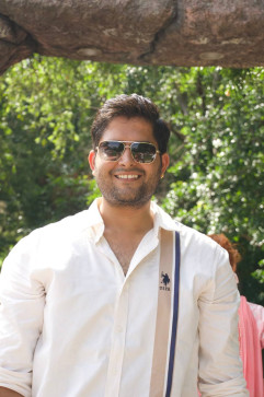 Vivek, 26, India