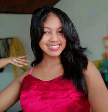 Amelia Milia, 28, France