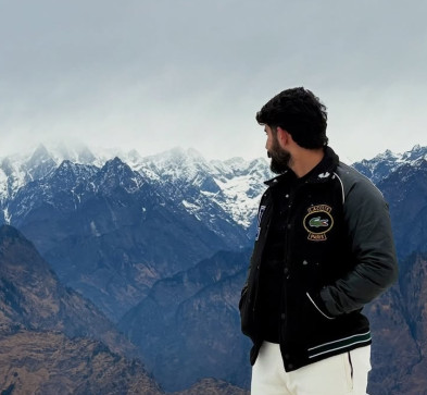 Avi, 19, India