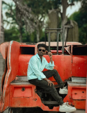 Roni, 18, India
