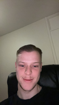 Kallebj, 23, Sweden