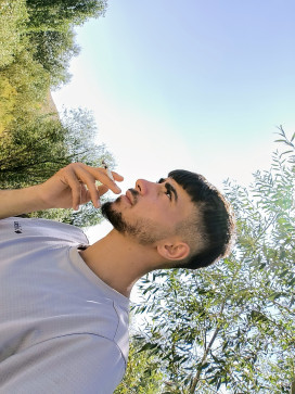 Yunusi Hulusi, 18, Turkey