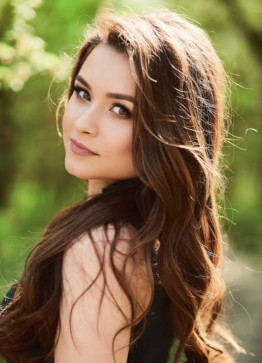 Alisa, 19, India