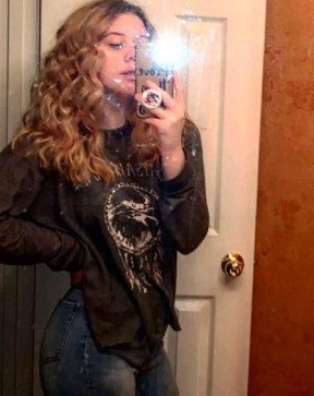 Courtney, 19, United States