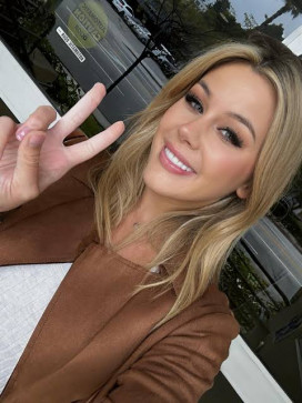 Jenny Crawford, 37, United States