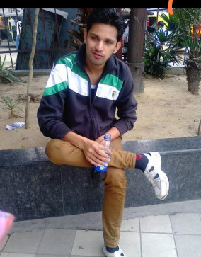 Moon Gill, 18, India