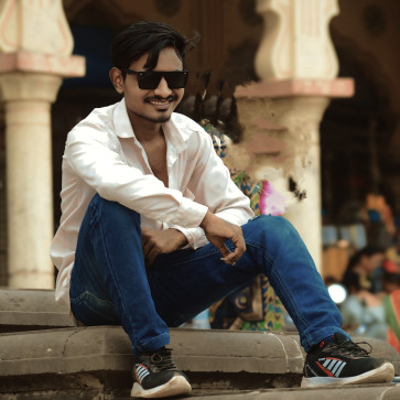 Niks, 23, India
