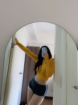 Nikii, 19, Canada