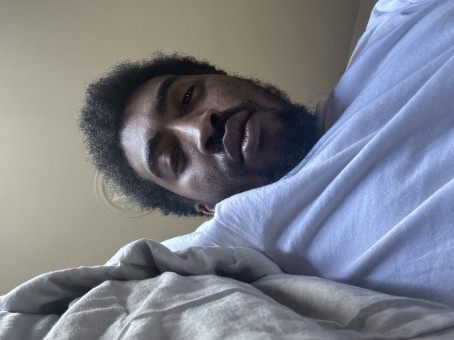 Dee Long Legs, 22, United States