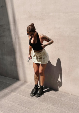 Ale, 25, Colombia