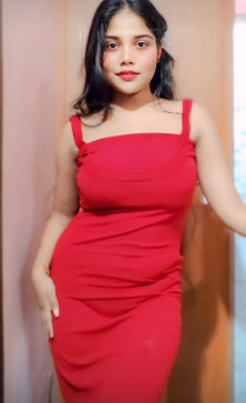 Ayushi Tiwari, 27, India