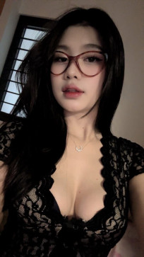 Lanaa, 19, Canada
