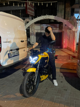 Emre, 18, Turkey