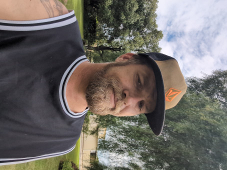 James, 40, Australia