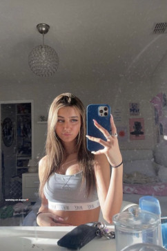 Emily, 27, United States