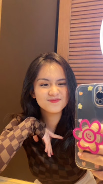 Ellain, 24, Hong Kong