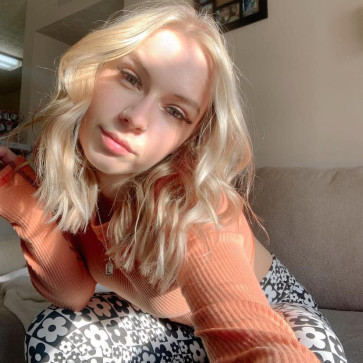 Livi, 24, United States