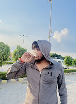 Dhruv, 22, United States