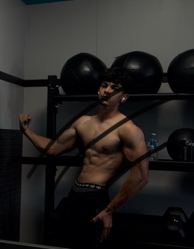 Elias, 19, United States