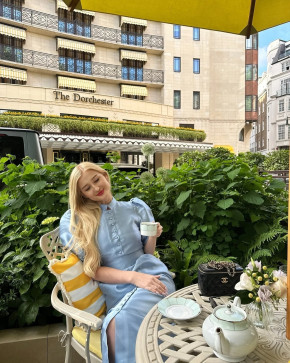 Aurora Sofia, 27, United Kingdom