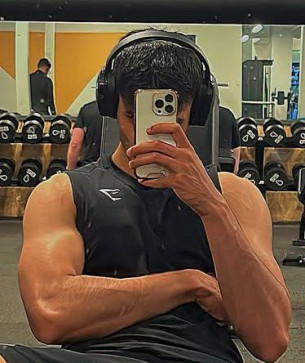 Mr Flirty, 25, India
