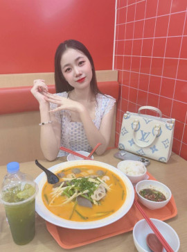 Stacy, 33, Singapore