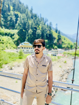 Maksood Bhatti, 18, Pakistan
