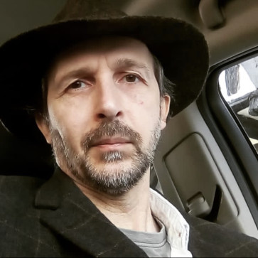Lincoln, 44, United States